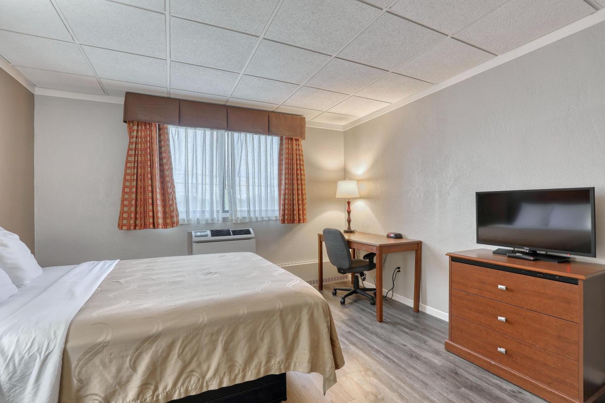 Quality Inn & Suites Downtown Green Bay Exteriér fotografie