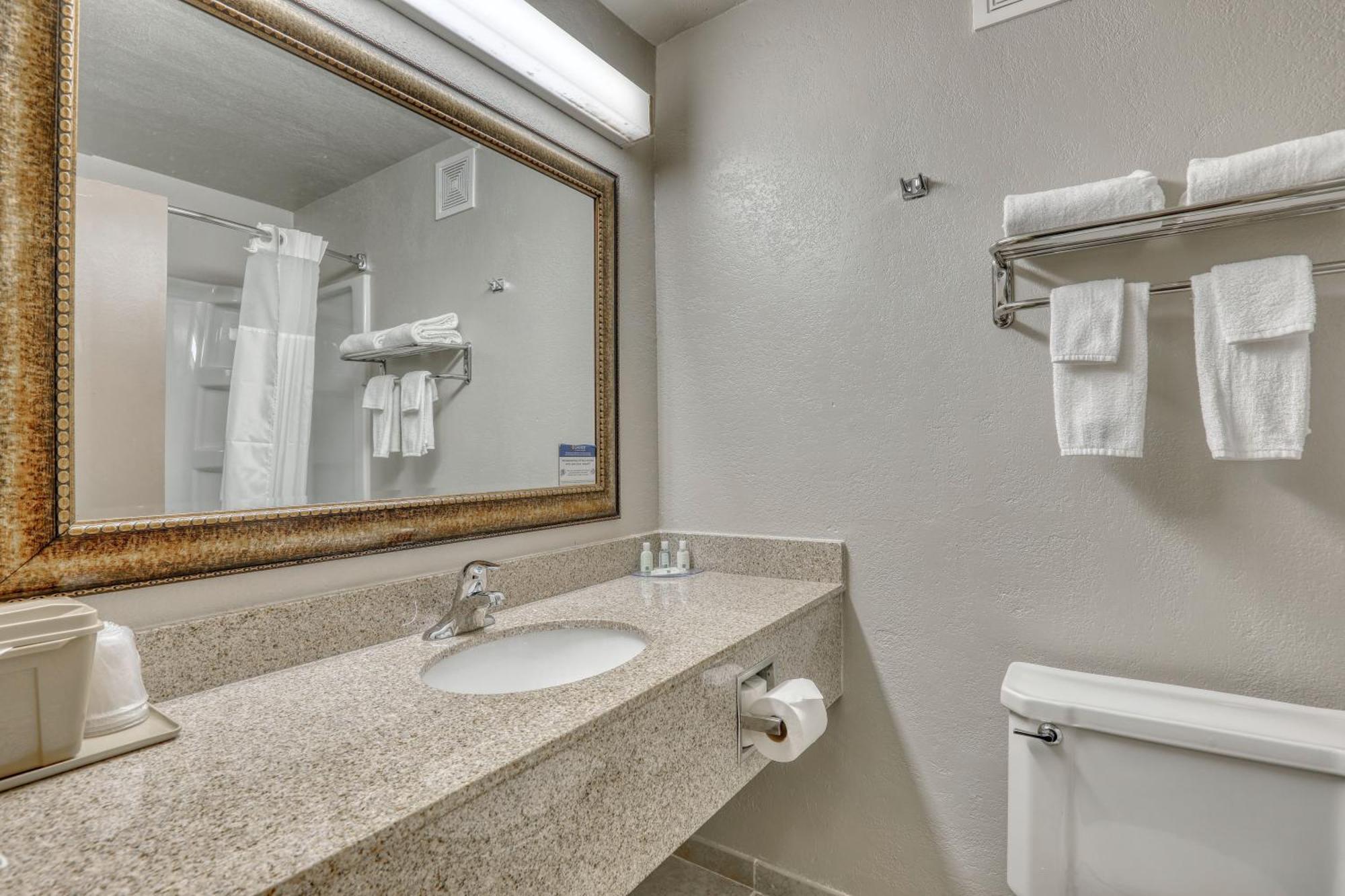 Quality Inn & Suites Downtown Green Bay Exteriér fotografie