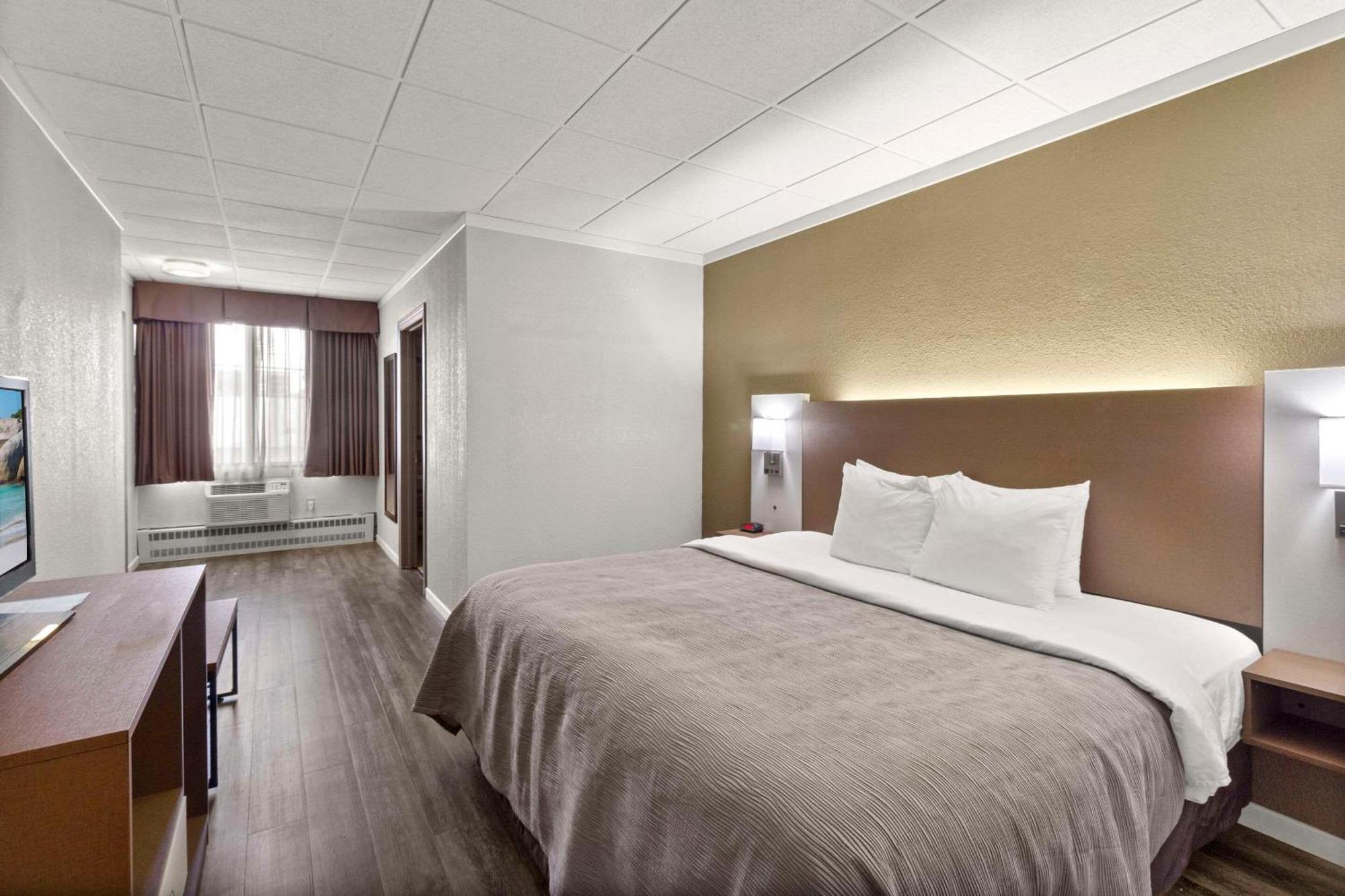 Quality Inn & Suites Downtown Green Bay Exteriér fotografie