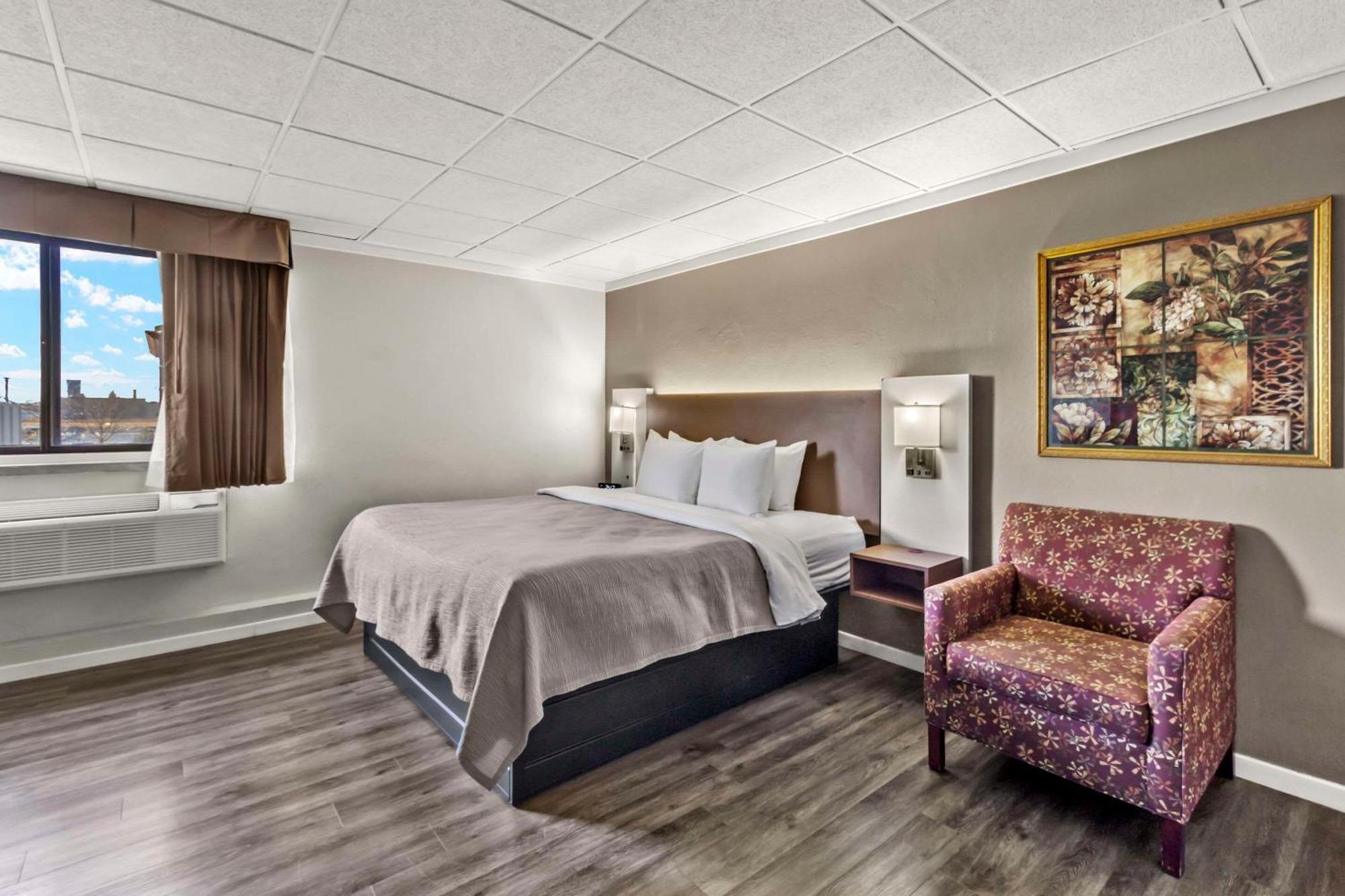 Quality Inn & Suites Downtown Green Bay Exteriér fotografie