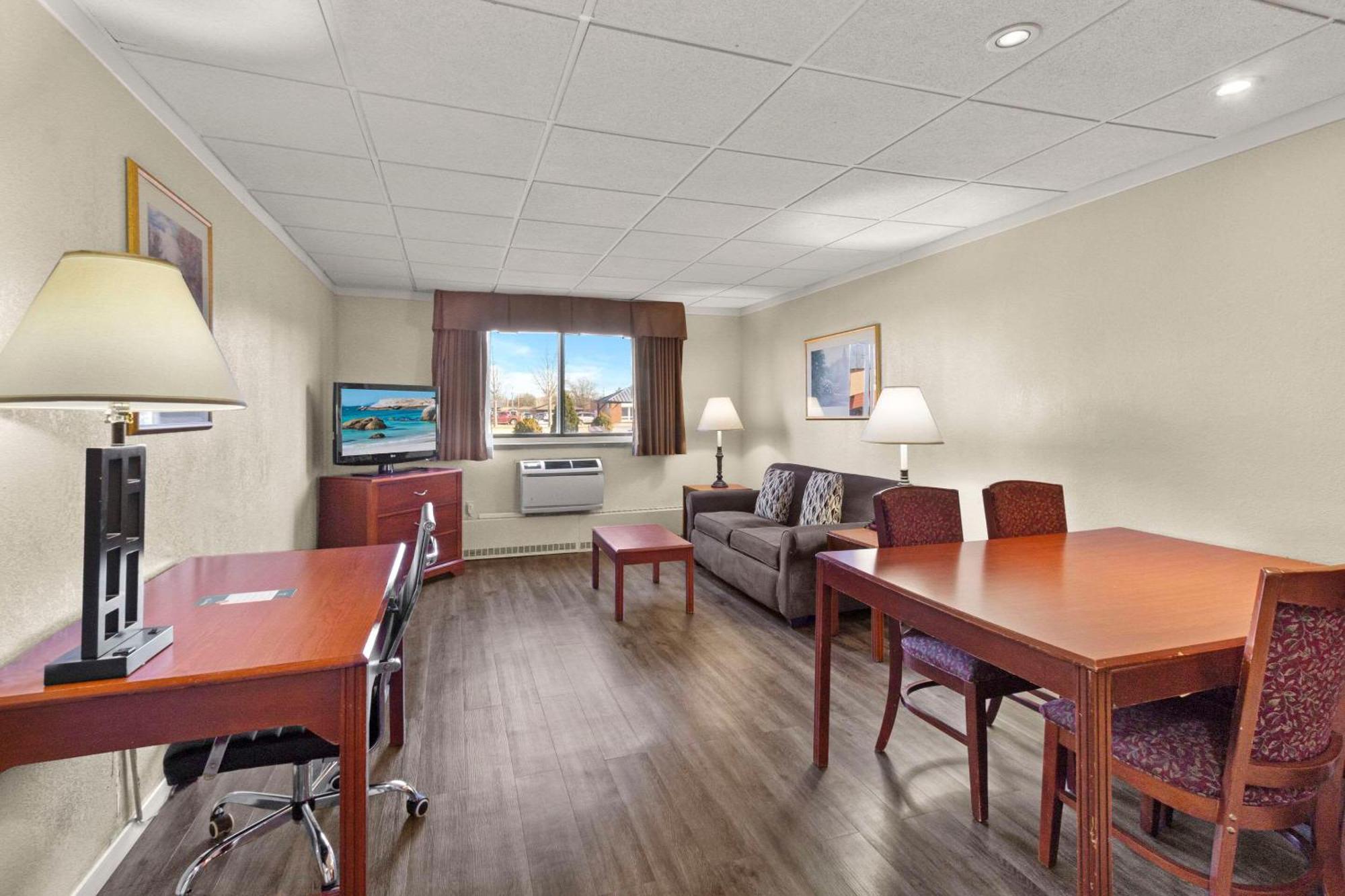 Quality Inn & Suites Downtown Green Bay Exteriér fotografie