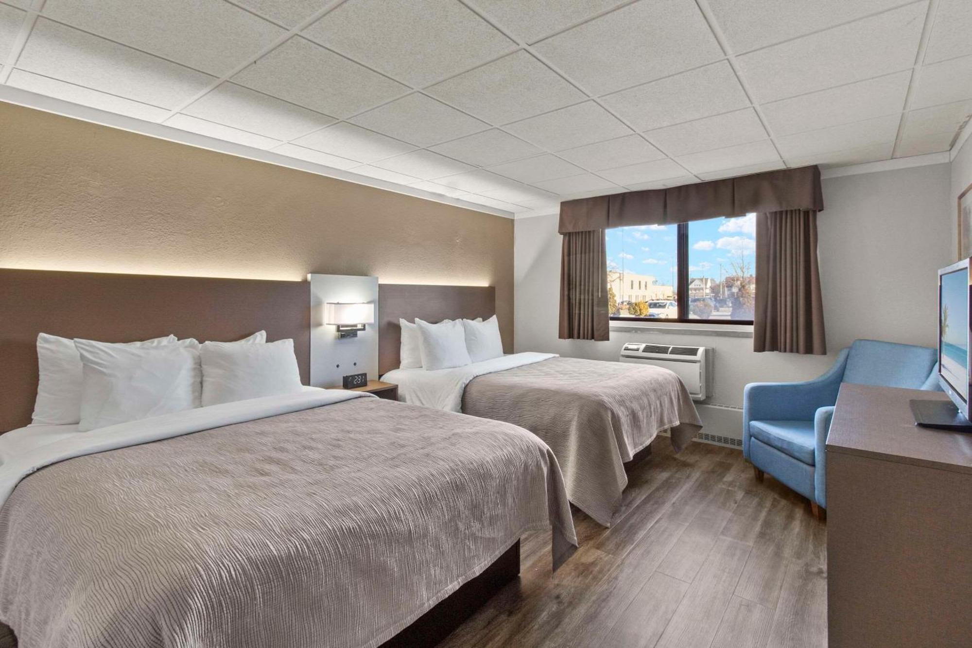 Quality Inn & Suites Downtown Green Bay Exteriér fotografie