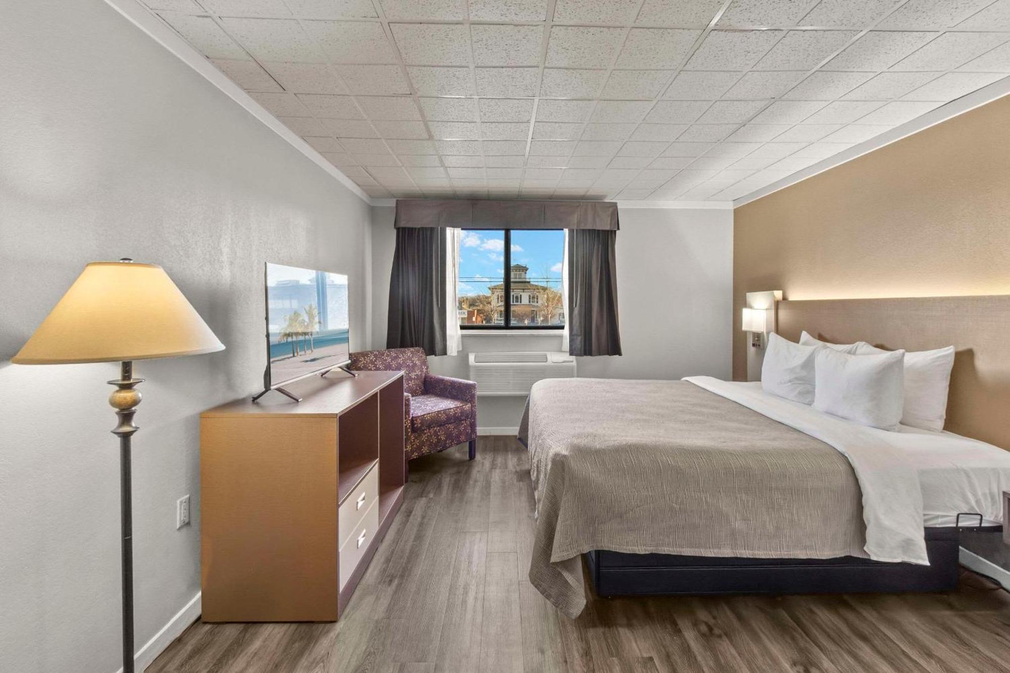 Quality Inn & Suites Downtown Green Bay Exteriér fotografie