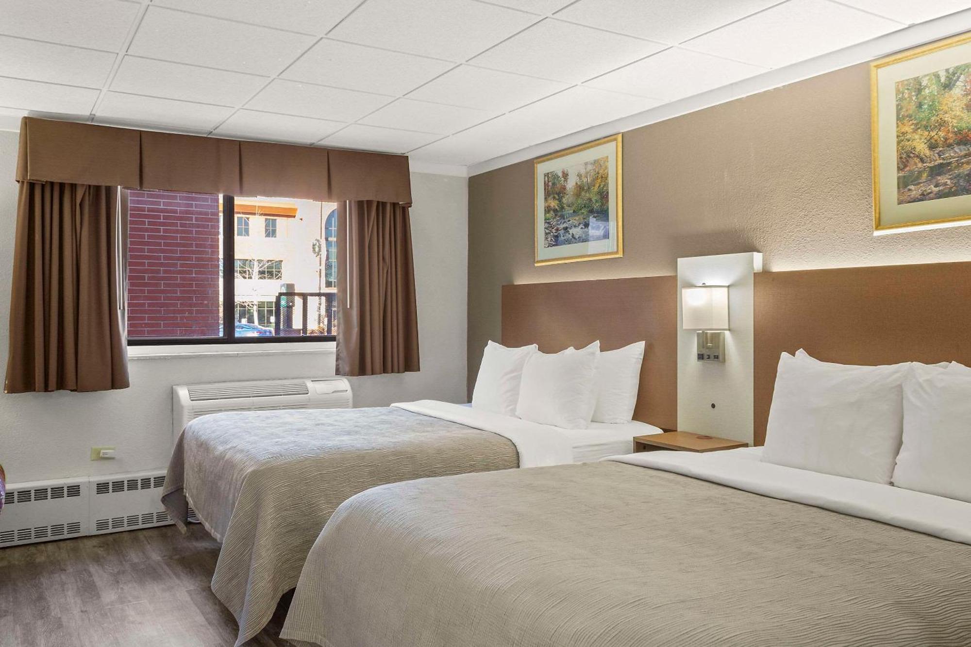 Quality Inn & Suites Downtown Green Bay Exteriér fotografie