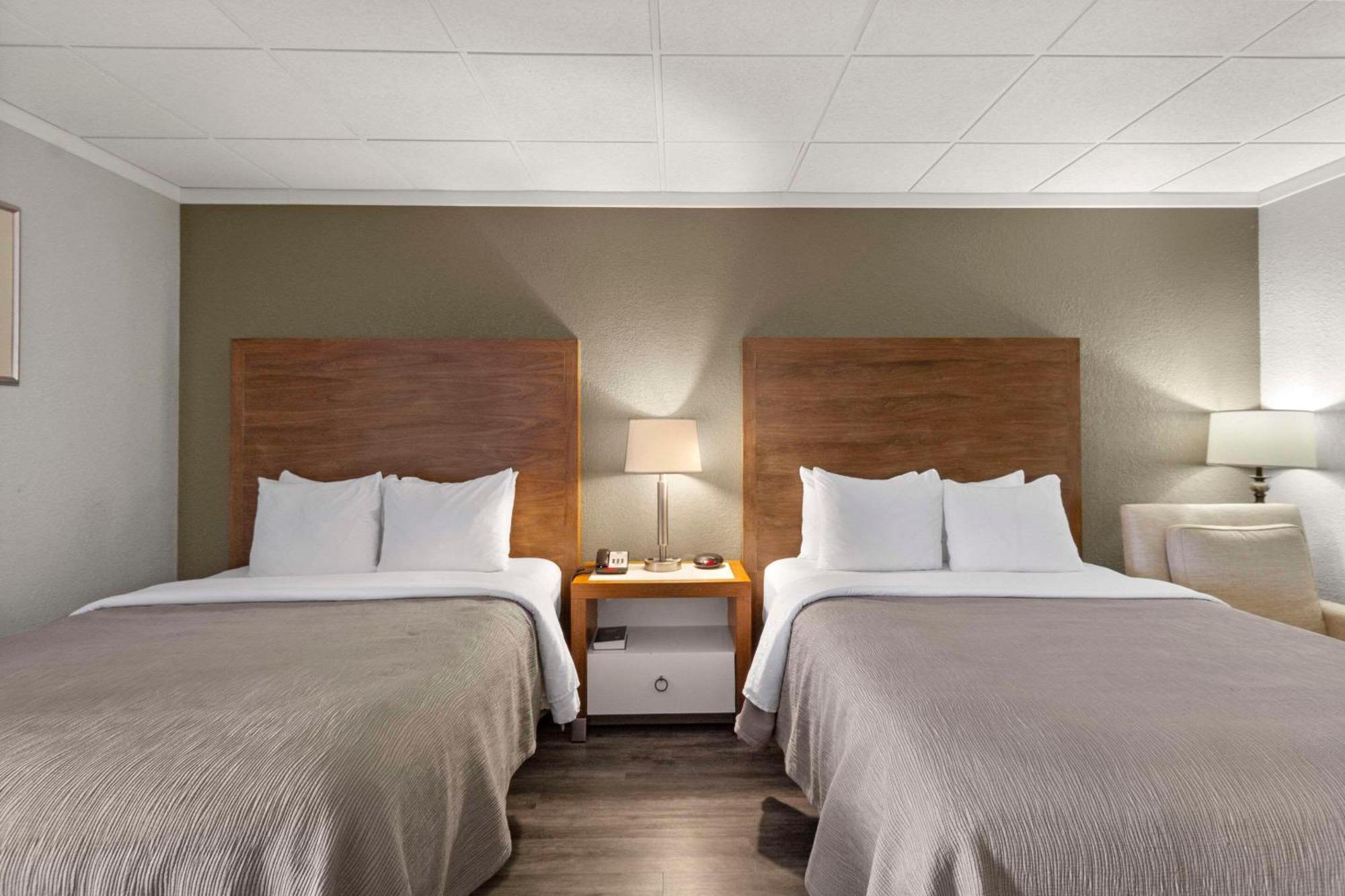 Quality Inn & Suites Downtown Green Bay Exteriér fotografie