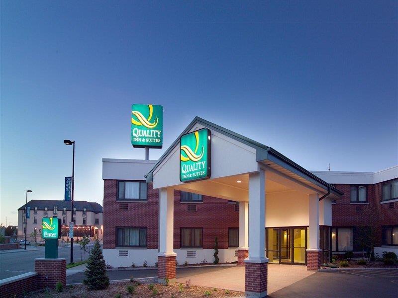 Quality Inn & Suites Downtown Green Bay Exteriér fotografie