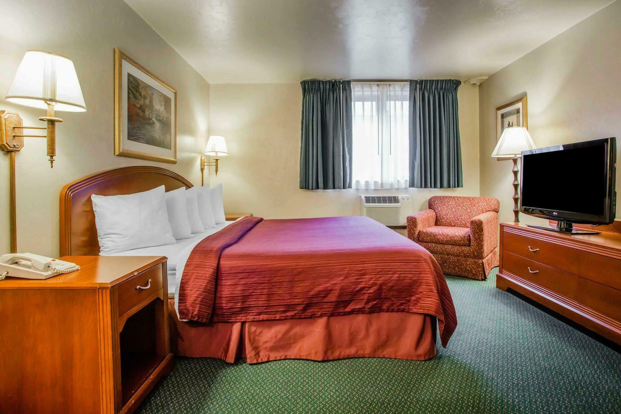 Quality Inn & Suites Downtown Green Bay Exteriér fotografie
