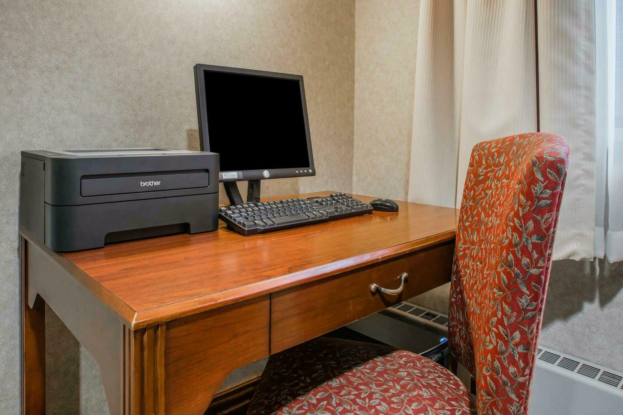 Quality Inn & Suites Downtown Green Bay Exteriér fotografie